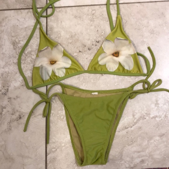BIKINIS bundle - Picture 4 of 5